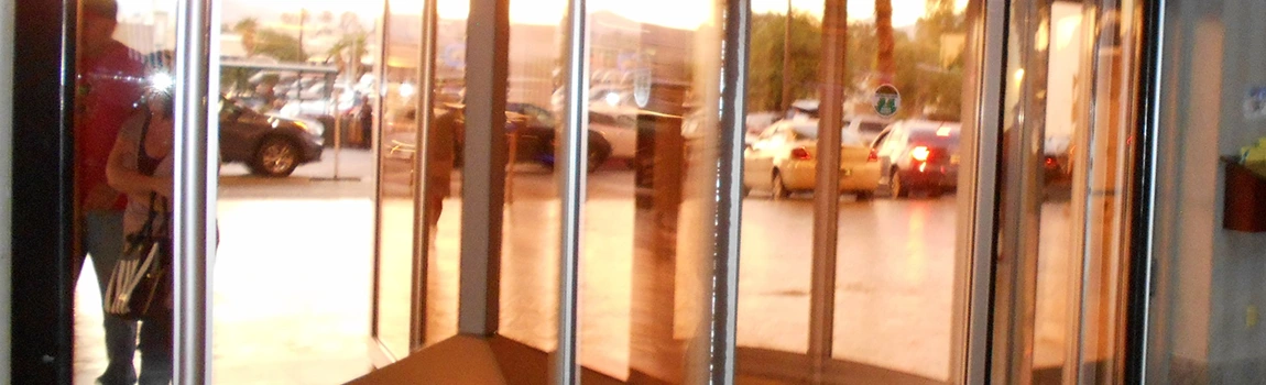 Storefront Glass Repair Cost in Oakleaf Plantation, FL